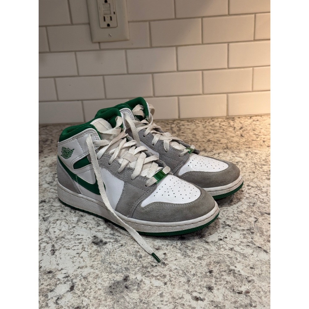 Jordan Air Jordan 1 Mid SE Kids 4Y White Green Grey Excellent DC7248-103